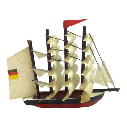 Lot 12 - A BUILDER'S MODEL FOR THE WOODEN TEA CLIPPER